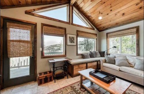Shaver Lake House | Casita Getaway Family 1BR 1BA AC Stunning Views