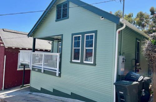 Avalon House | Catalina 3 bedrooms with Hot Tub & Golf Cart