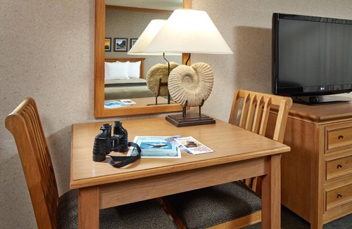 San Simeon Hotel | Cavalier Oceanfront Resort | Premium King & Fireplace | Coastal Adventures