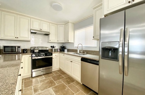 Placentia House | Celebrity Home! 4BR Placentia House Featured in Tostitos Ad