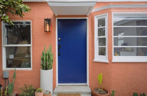 Mid City House | Center of it all! 1bd MidWilshire home near Beverly Hills, West Hollywood, Ktown