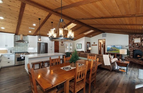 Fox Farm Cabin | Central Air Conditioning! HOT TUB! Firepit! Decks! Large Fenced Yard!
