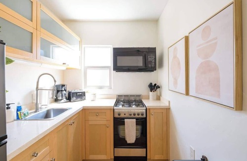 Mission Beach Apartment | Central Apt | Steps to Beach & Belmont Park | AC!