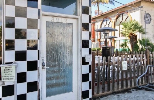 Mission Beach Apartment | Central Apt | Steps to Beach & Belmont Park | AC!