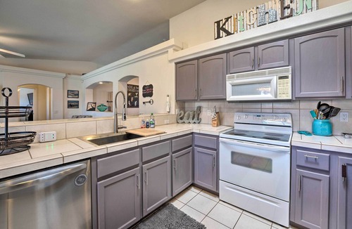 Lake Havasu City House | Central Lake Havasu City House: Grill & EV Charger