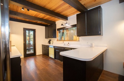 Tahoe Woods House | Chalet Blue- Modern 4BD Tahoe Home