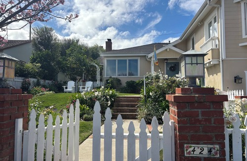 Redondo Beach House | Charming 3-bedroom house in amazing Hollywood Riviera section of Redondo Beach