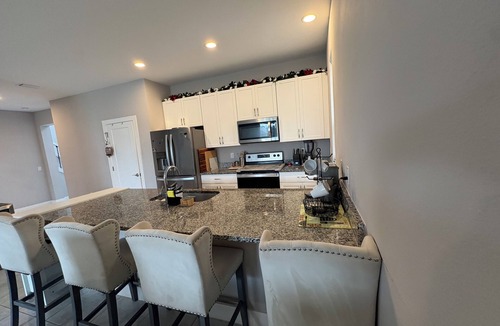 Crystal Cove House | Charming 3-bedroom luxury Kissimmee Orlando Disney, UniversalMedieval, Walmart