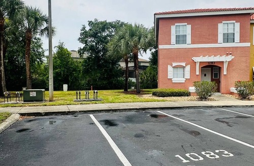 Crystal Cove House | Charming 3-bedroom townhome, 15 min Drive to Disney World, and Parks