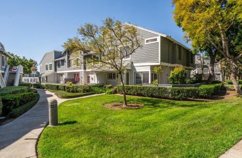 Tustin Apartment | Charming 3BR - Prime Northwood Location