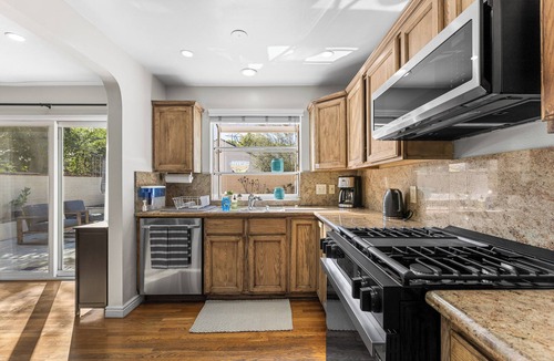 Burbank House | Charming Burbank house - Steps from the Studios