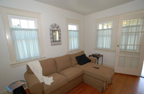 West Newport House | Charming, Classic Newport Beach Bungalow - Steps to Beach! Patio & Sun Porch
