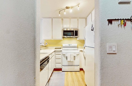 Alpine Meadows Condo | Charming condo with mountain views, less than mile from Alpine Meadows