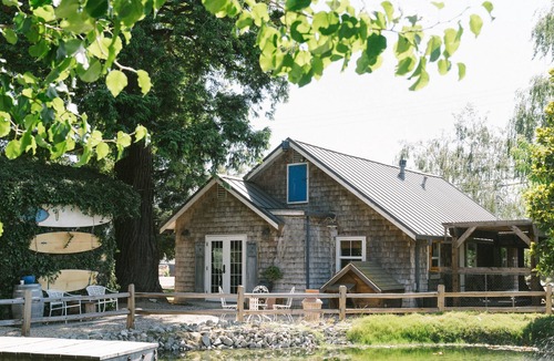 Victor Cottage | Charming Cottage on Winery Estate