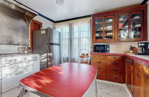 Downtown Apartment | Charming Historic 3-Bedroom Home Just One Block from Humboldt Bay – Walk to Shops & Restaurants