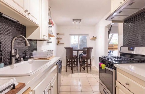Venice Apartment | Charming Pied-e-terre near the beach for a relaxing getaway