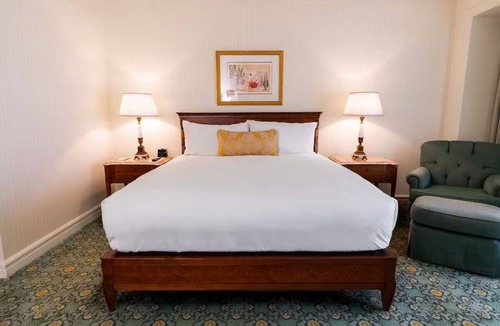 Cortez Hill Hotel | Charming Room with Outdoor Pool Oasis | 1 Minute Walk from Gaslamp