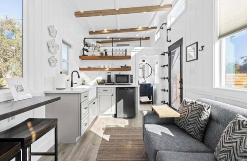 Lindsay Apartment | Charming Tiny Home in Olive Grove - Near Sequoias