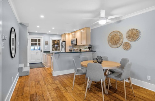 Tahoya Shores Condo | Chateau Chamonix 37 - Tahoe Lakefront Condo with Beach Access & Dual Balconies Near Kings Beach
