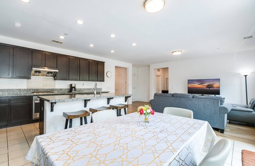 Chino House | Cheerful 4 bedroom 3 bathroom house in Chino Hills