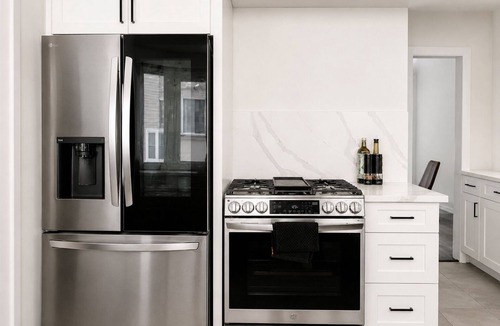 Rampart Village House | Chic 2BR LA Home - Silver Lake, King Bed & WiFi