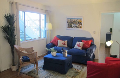 North Pacific Beach Apartment | Chic Beach Apartment.Steps to the sand.newly renovated