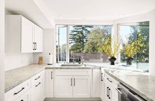 Diamond Crestview House | Chic Laguna Retreat: Walk to Stunning Coves, Boutiques and Restaurants!