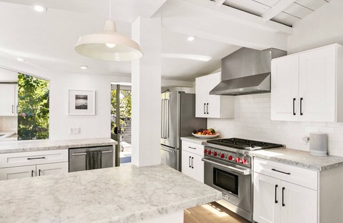 Diamond Crestview House | Chic Laguna Retreat: Walk to Stunning Coves, Boutiques and Restaurants!