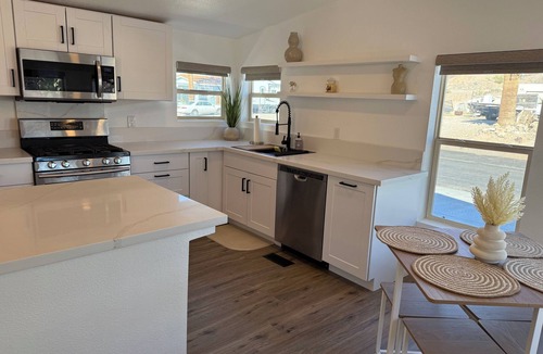 Cienega Springs House | Chic River Stay