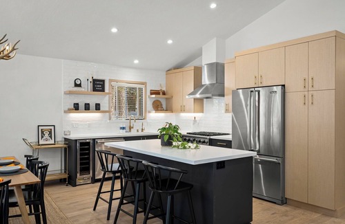 Truckee House | Chic Tahoe Cabin | Board Games, Desk, Soaking Tub, Forest View, Club Access