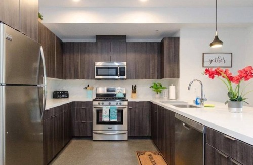 Little Tokyo Apartment | Chic Urban 2BR Getaway with Rooftop Pool Access