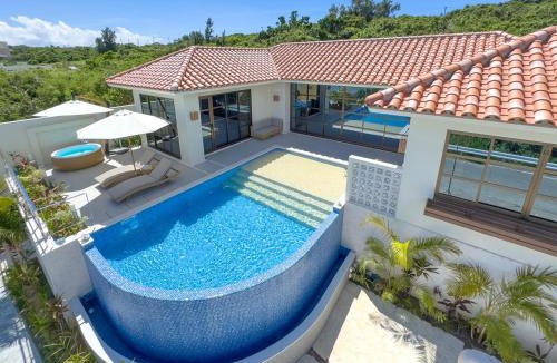 Motobu Villa | Ciel et mer SESOKO Suite シェルメール瀬底スィート
