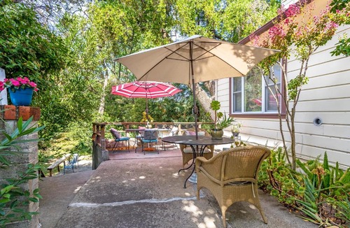 Sonoma Bed & Breakfast | Cinnamon Bear Creekside Inn