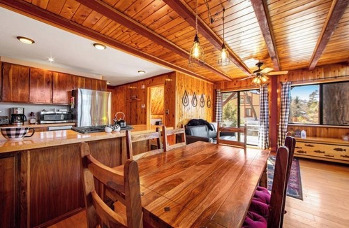 Green Valley Lake Cabin | Classic two-story cabin & loft with fast WiFi, wood stove & balcony - ski nearby