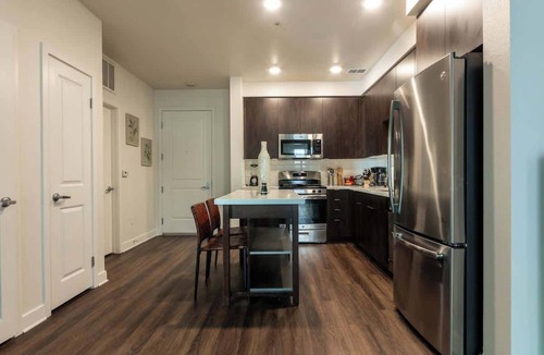 Glendale Apartment | Clean Cozy and Calm Retreat