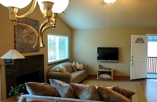 Wilbur Springs House | Clear Lake Vacation Home on the Water-Close to Wine-Tasting!