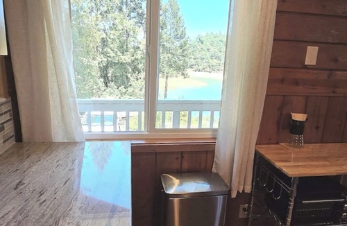 Cedar Ridge Cabin | Cloud 9 - (Pet Free Cabin) AMAZING LAKE VIEWS