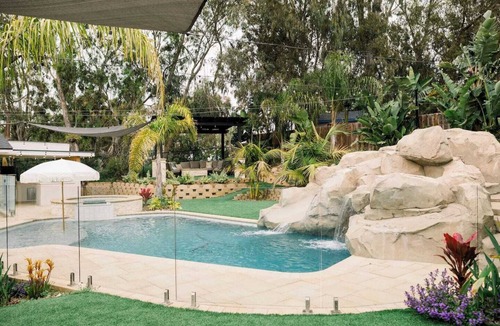 Olde Carlsbad House | Coastal Carlsbad Family Resort | Grotto Pool + Guest House