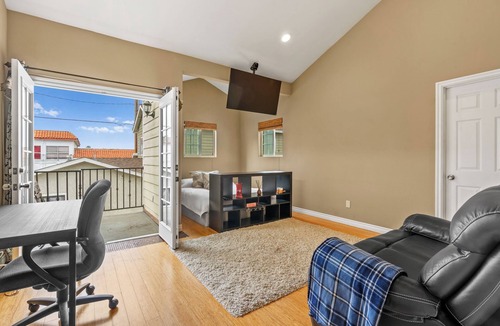 East Side Costa Mesa House | Coastal Casita < 5 miles from Newport Beach