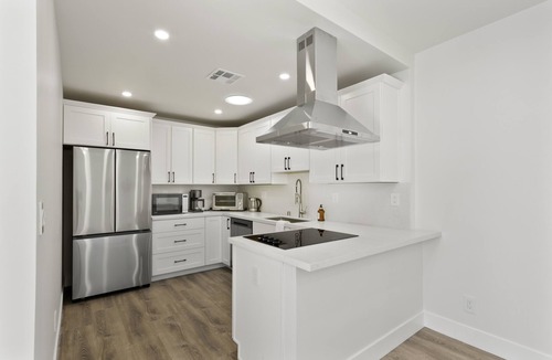 West Davis Manor House | Colusa Residence: 4BR 3BA near UC Davis
