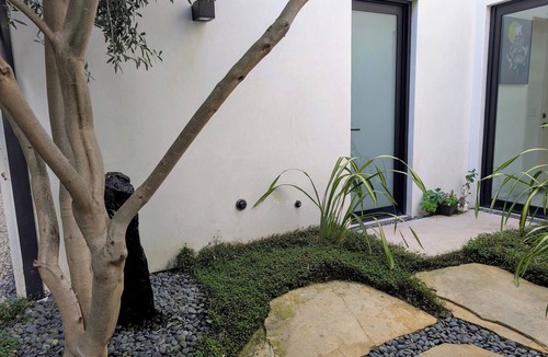 Northeast Apartment | Contemporary suite in Santa Monica with private entrance