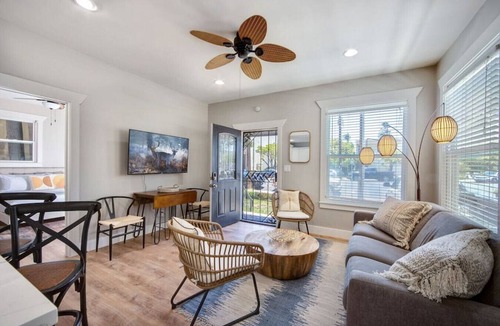 Coronado Apartment | Coronado Unit 1 - B Ave Bungalows · King-sized 1/1, 5-10 Min Walk to Coronado Beach!