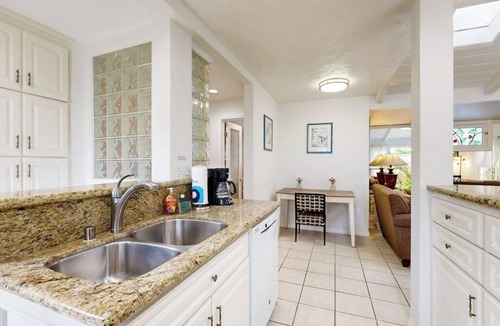 Corona del Mar Cottage | Cottage with patio & balcony - Steps to the Beach