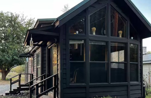 Red Bluff Cabin | Country Tiny Cabin in Red Bluff with guest unit.