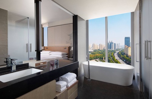 Luolong Hotel | Courtyard by Marriott Luoyang