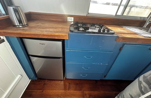 Sausalito Apartment | Cozy 2-bedroom Private Houseboat in lovely Sausalito with AC
