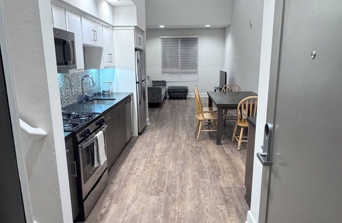Huntington Beach Apartment | Cozy 2-bedroom apartment with AC in tranquil Huntington Beach