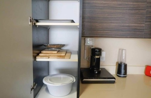 Orange Apartment | Cozy 2-BR Home 10min to Disneyland (Pool+Hot Tub+GYM)