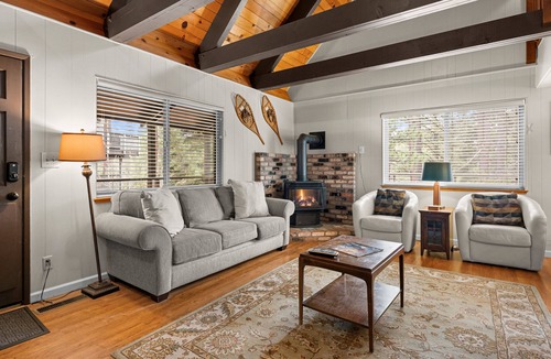 Country Club Estates House | Cozy Cabin 4 Bedroom Home by RedAwning