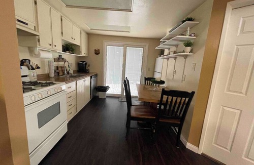 Cedarpines Park Cabin | COZY CABIN WITH WRAPAROUND DECK